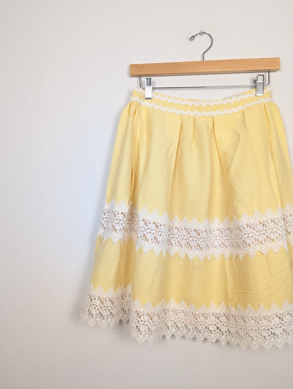 English Factory Skirt S Isabelle Yellow Knee Length Lace Trim - Picture 3 of 8